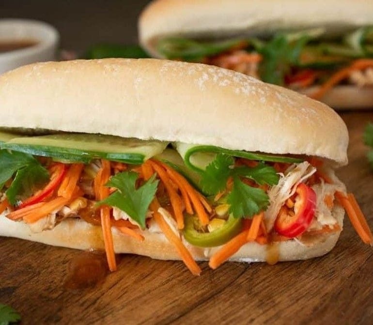 Shredded Chicken Sandwich(7") - Banh Mi Ga Xe.