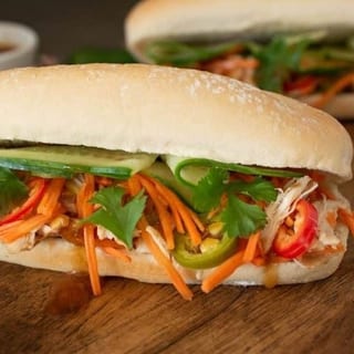 Shredded Chicken Sandwich(7") - Banh Mi Ga Xe